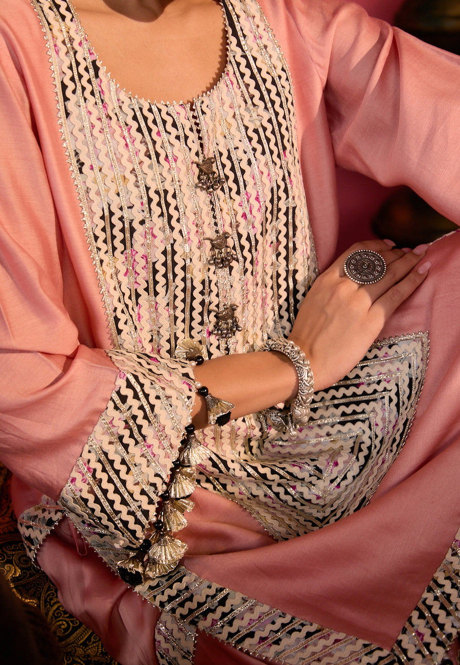 INARA ZOYA STRAIGHT KURTA SET