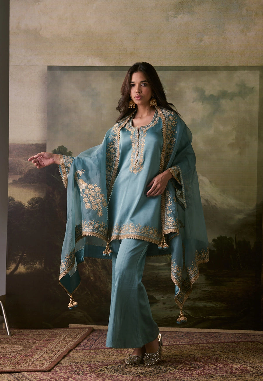 FIRDAUS NOYA CAPE SET